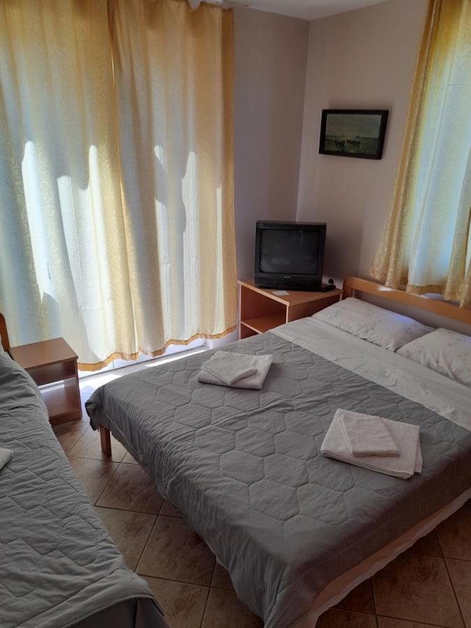 Bato Rooms Peštani Eksteriør billede
