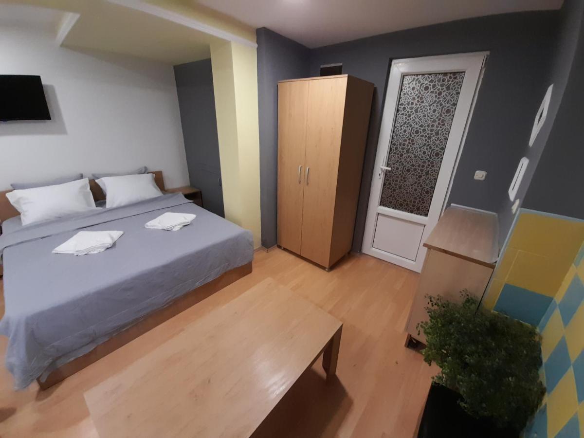 Bato Rooms Peštani Eksteriør billede