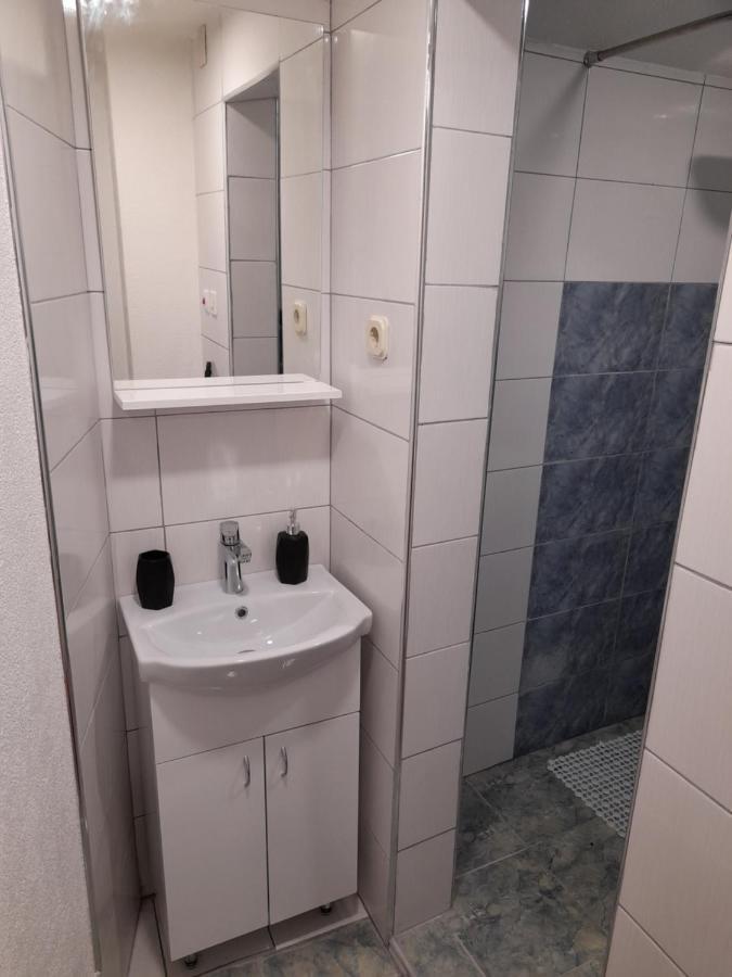 Bato Rooms Peštani Eksteriør billede