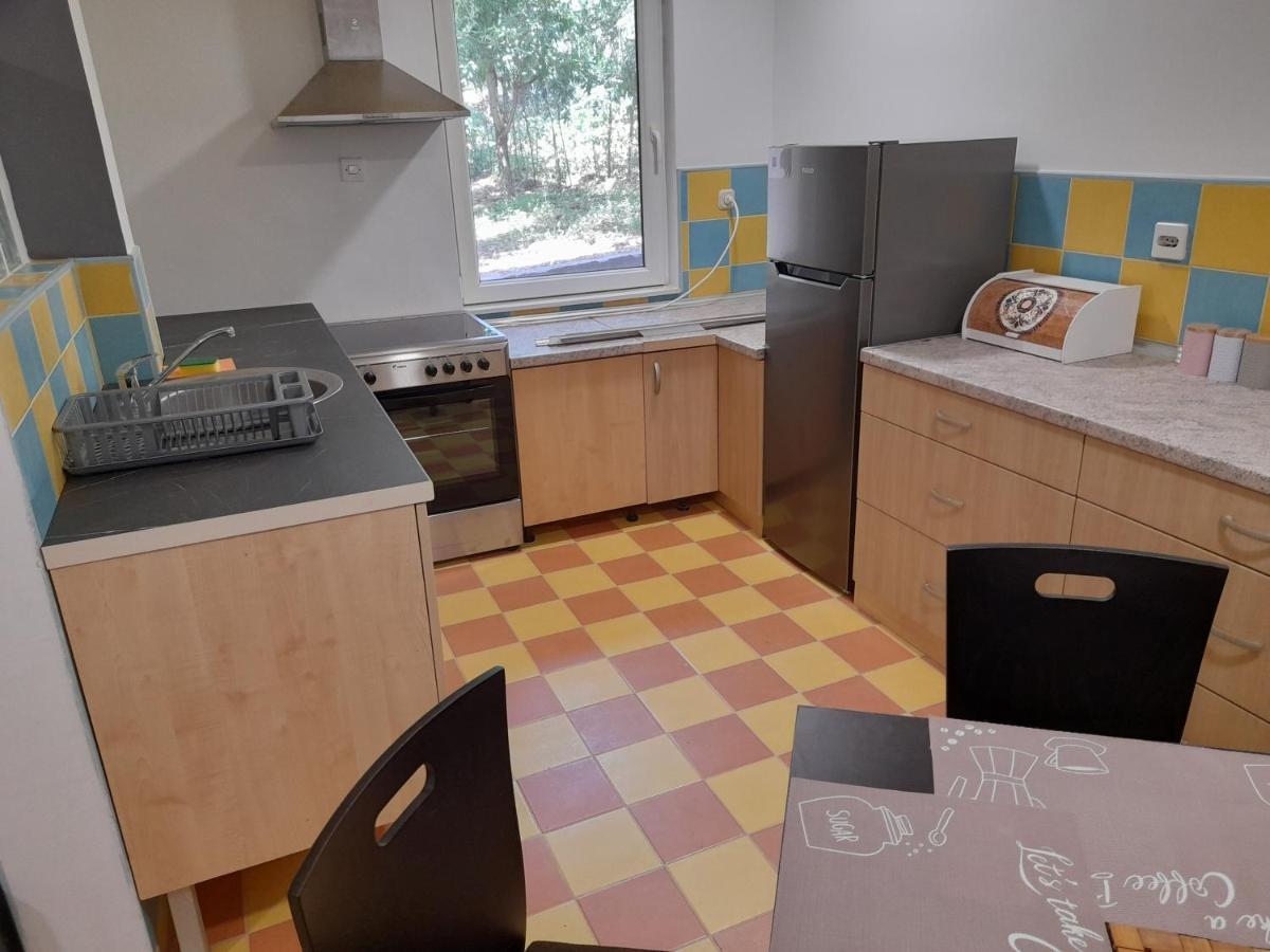Bato Rooms Peštani Eksteriør billede