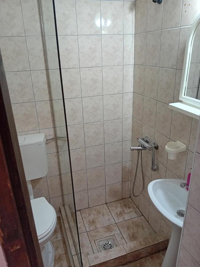 Bato Rooms Peštani Eksteriør billede